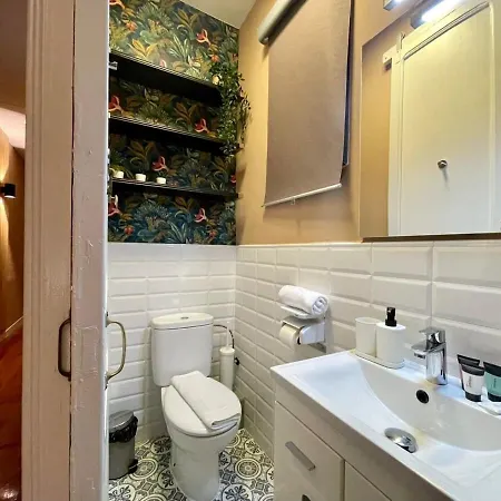 Apartment Sagrada Familia 4bd Only For Families Or Business Groups
